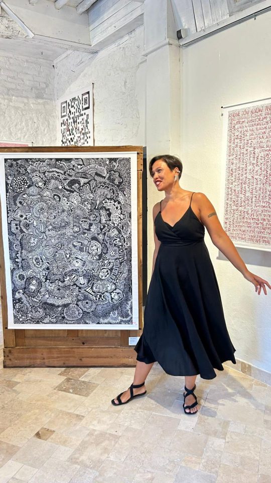 Kırmızı Ardıç Kuşu Sanat Galerisi / Bir Küçücük Kız Çocuğu Sergisi
